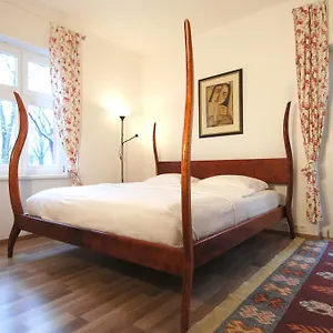 Apartment In Stadtvilla, Berlin